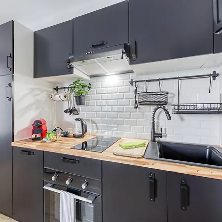Appartamento Metro 14 Et Le Metro 7 A 6 Minutes A Pied Emplacement Strategique Parking Gratuit *